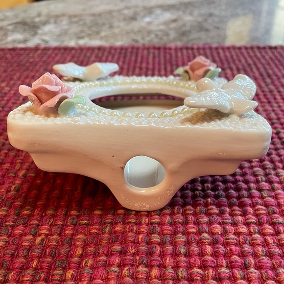 Porcelain picture frame - Picture 2 of 6